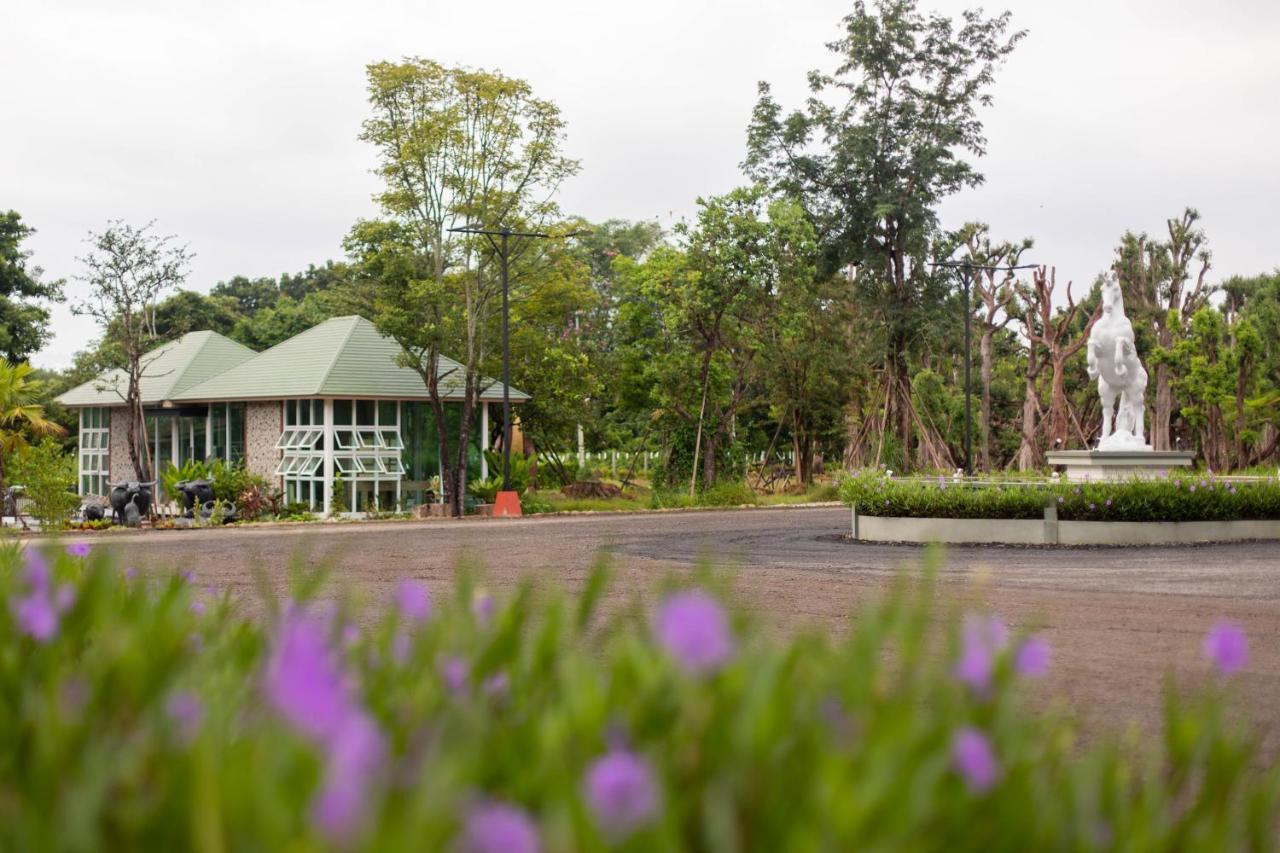 The Chamuang Forest Nakhon Nayok Esterno foto